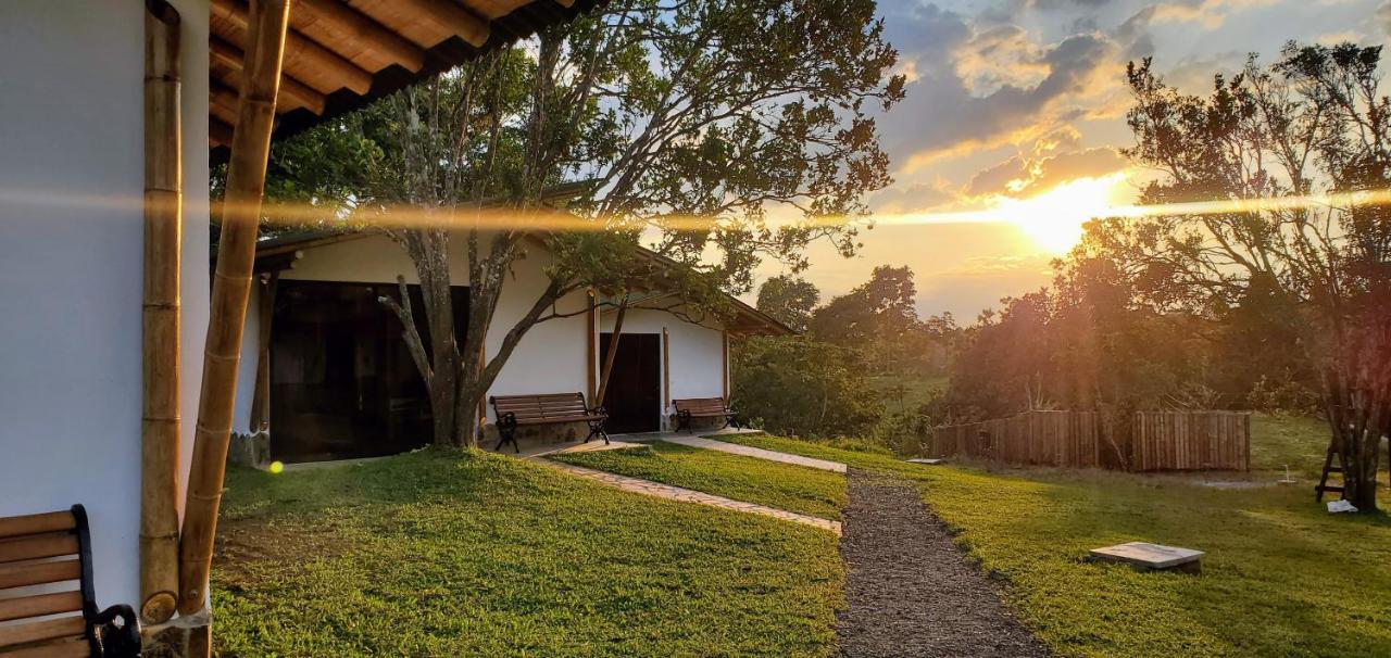 Ecohotel Alma Calarca Exterior photo